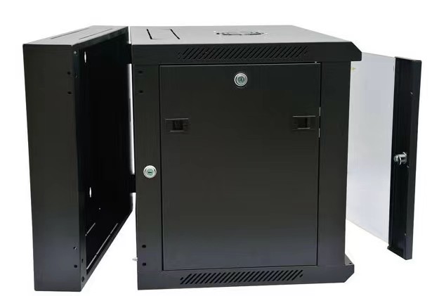 Kan de netwerkkast de interne temperatuur automatisch aanpassen?
